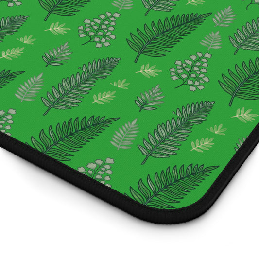 Green Leaf Pattern Desk Mat — Botanical Mouse Pad for Home Office