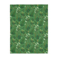 Green Leaf Pattern Velveteen Blanket – Reversible Forest Foliage Throw